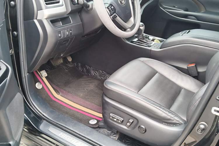 Used Toyota Highlander 2018 2.0T Four-Wheel Drive Luxury Version 7 Seats China VI Standard