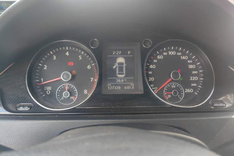 Used Volkswagen Magotan 2015 Revised Version 2.0 TSI Luxury Edition Instrument Cluster