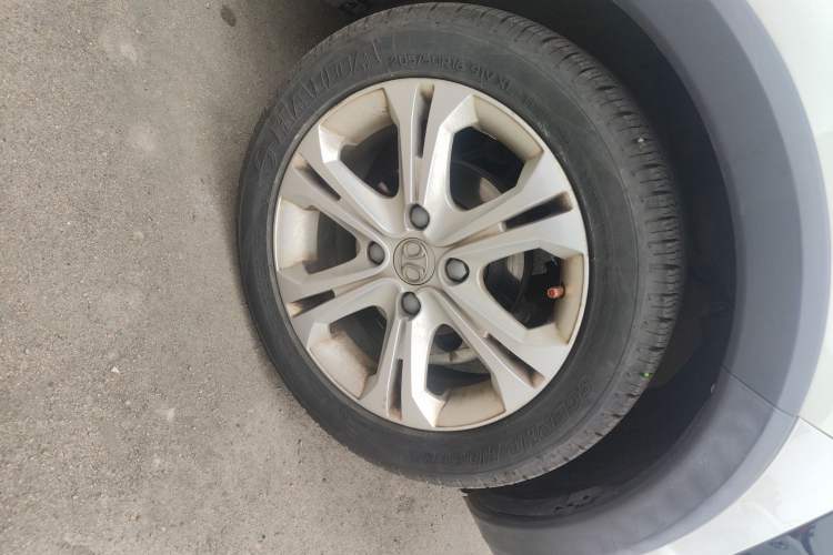 Used BAIC Senova X25 2015 1.5L manual Comfort trim level