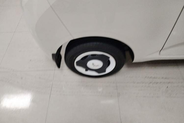 Used Wuling Hongguang MINIEV 2024 3rd Generation 215km Youth Edition Right Rear Wheel Hub