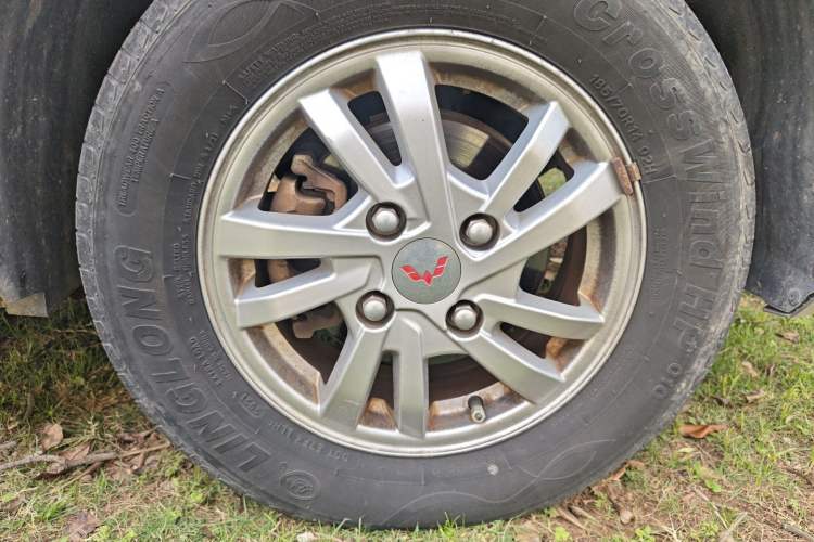 Used Wuling Hongguang 2021 1.5L Facelift S Comfort Version Hydraulic Power Steering LAR Right Front Wheel Hub