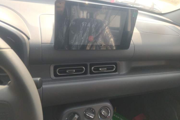 Used Wuling Hongguang New Energy 2024 All-Electric Model 300KM Standard Version
