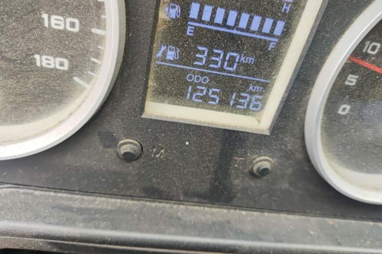 Used Iveco Daily 2020 2.5T A35 Passenger Van with Dual Tires Mid-Roof Design 5-9 Seater Side-Sliding Door China V Emission Standard
