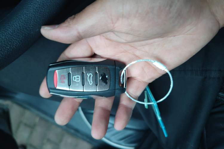 Used ORA Black Cat 2021 301km Cute Pet Edition Vehicle Key