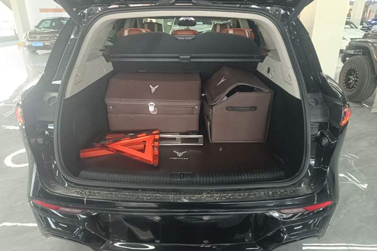 Used VOYAH FREE 2024 Ultra-Long Range Intelligent Driving Version Trunk