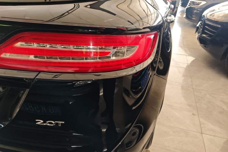 Used Lincoln MKC 2017 2.0T Two-Wheel Drive Deluxe Edition