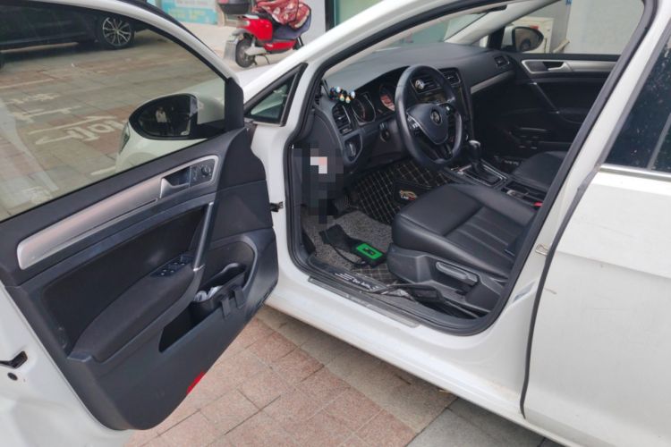 Used Volkswagen Golf 2020 Zhiai Edition 200TSI DSG Comfortable & Ambitious Version
