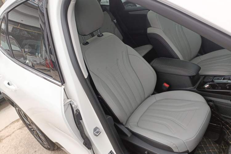 Used Ford Escape 2024 EcoBoost 245 Two-Wheel-Drive Titanium Edition