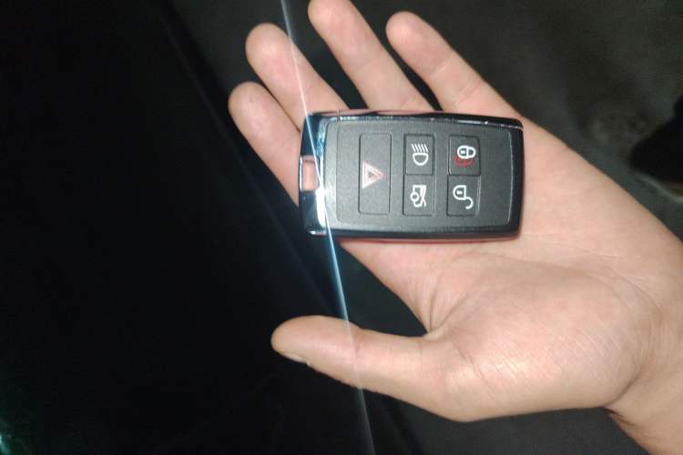 Used Jaguar XFL 2023 XFL 2.0T P250 Two-Wheel-Drive Elite Sport Edition Vehicle Key