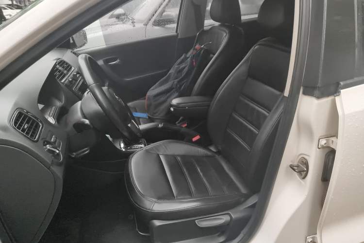 Used Volkswagen Polo 2013 1.6L Automatic Luxury Edition
