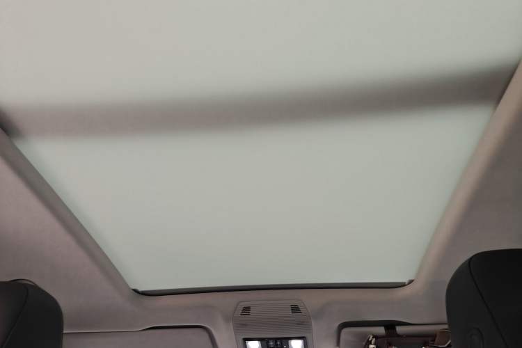 Used Volkswagen Tavendor 2024 330TSI Luxury Touring Edition