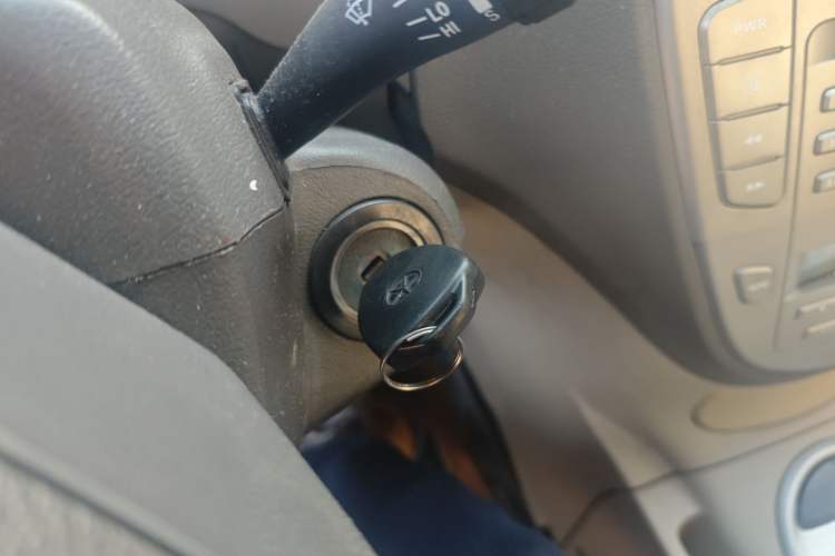 Used JAC Group Refine M2 2011 1.8L MT Zunyi Model 5-Seater
