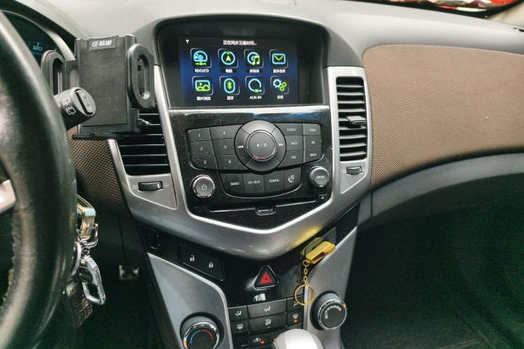 Used Chevrolet Cruze 2013 Hatchback 1.6L Automatic Luxury Model Audio And AC Panel