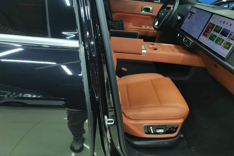 Used Li Auto L7 2024 Pro Model
