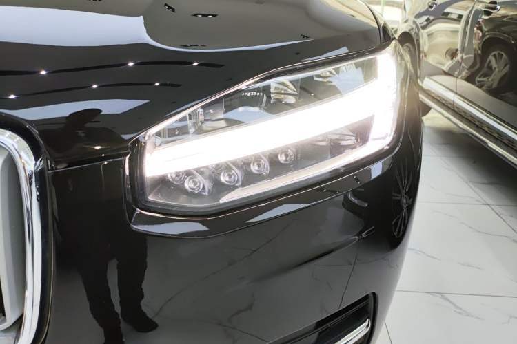 Used Volvo XC90 2019 T6 Zhiyi Edition 7-Seater China VI Standard