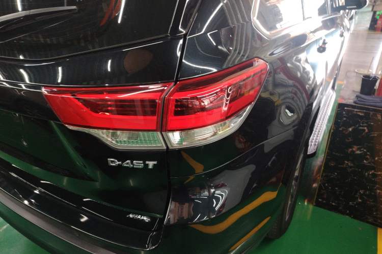 Used Toyota Highlander 2018 2.0T Four-Wheel Drive Elite Edition 7 Seats China VI Standard Right Rear Taillight