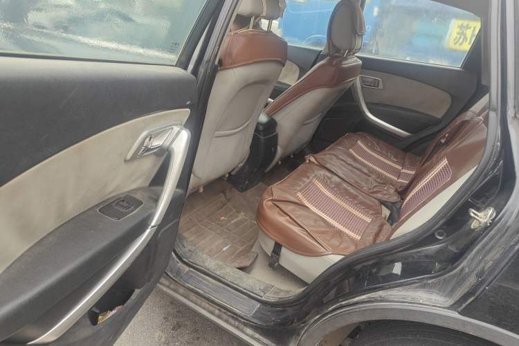 Used Bestune X80 2013 2.0L automatic comfort version Left Rear Seat