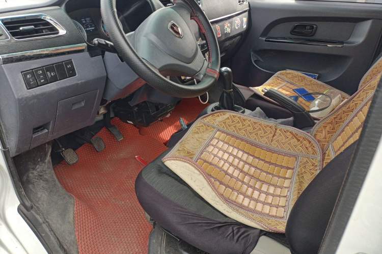 Used Jinbei Hiace X30 2023 1.5L Business-Style Passenger Van 5/6/7-Seater Non-Air-Conditioned Version SWC15M
