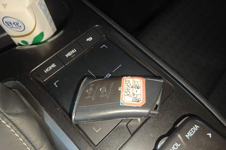 Used Lexus UX 2020 260h Explore-Cool Edition
