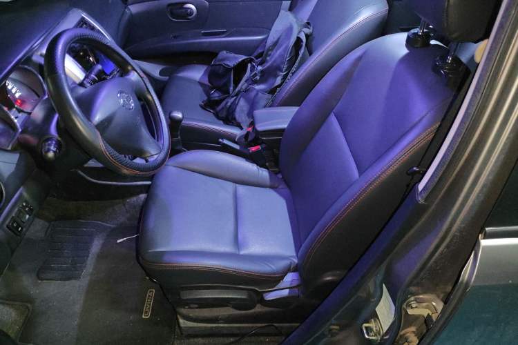 Used Nissan Livina 2013 1.6XE Manual Comfort Edition Left Front Seat