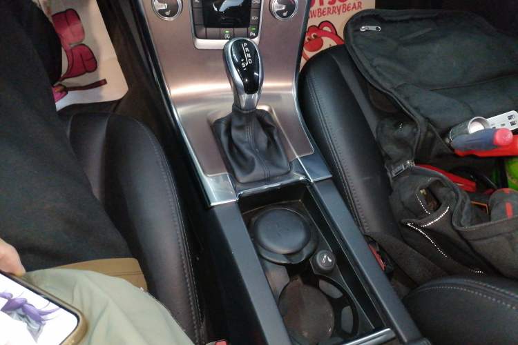 Used Volvo XC60 2016 T5 Smart Upgrade Model Gear Lever