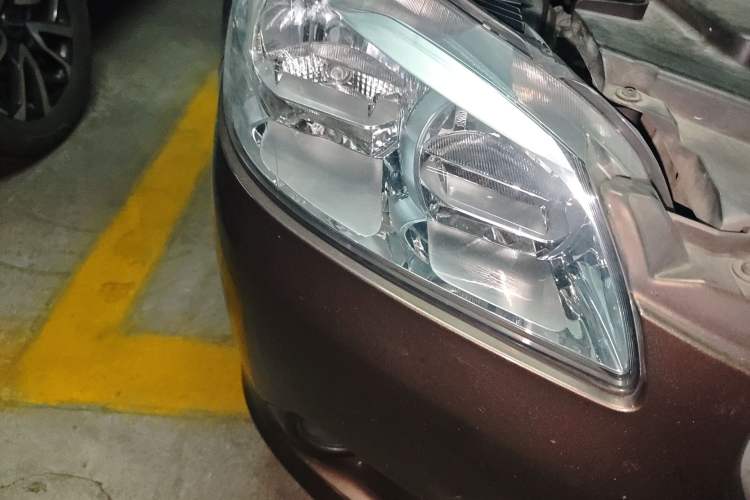 Used Peugeot 301 2014 1.6L Manual Luxury Edition Right Front Headlight