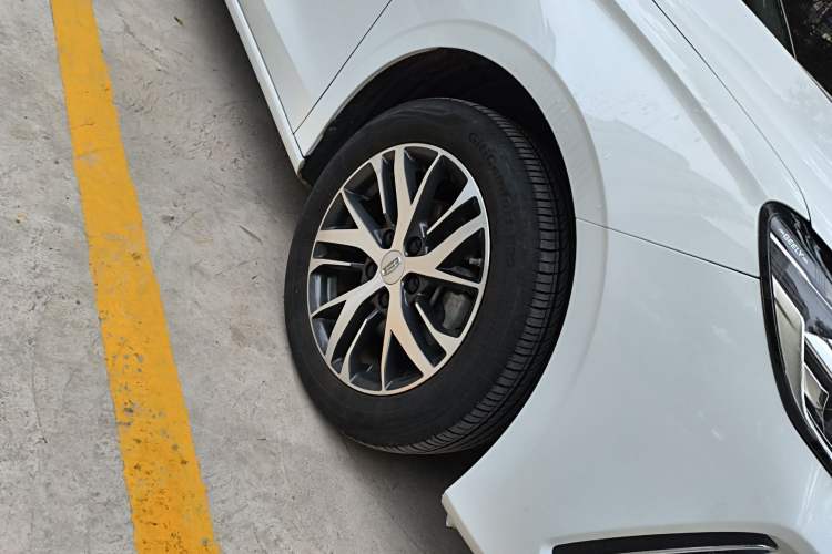 Used Geely Auto Emgrand 2023 4th Generation Champion Edition 1.5L CVT Luxury Model
