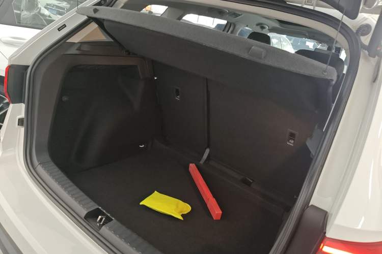 Used Volkswagen Tharu 2019 280TSI Two-Wheel Drive Luxury Version China VI Standard Trunk