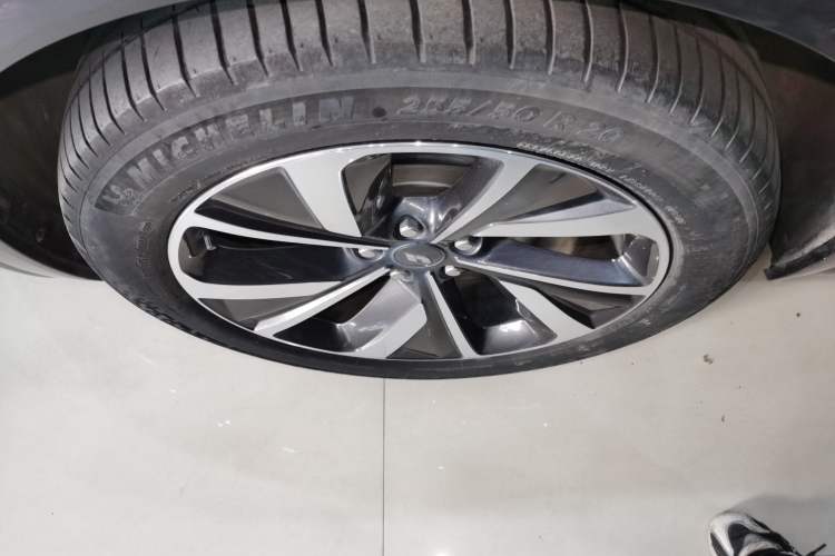 Used Li Auto ONE 2021 Extended-Range 6-Seater Version Exterior 4