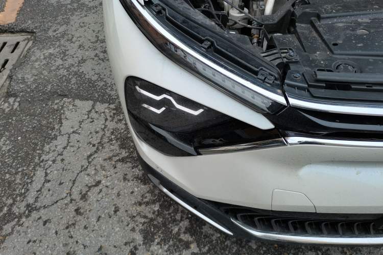 Used Citroen C5 X 2023 1.6T Extraordinary Power Right Front Headlight