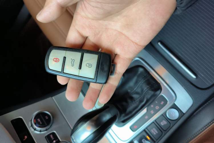 Used Volkswagen FAW-Volkswagen CC 2015 2.0 TSI Luxury Model
