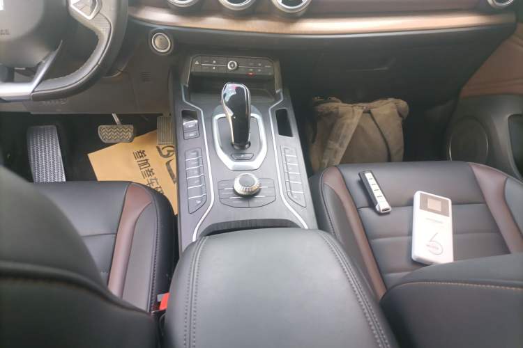 Used Wey VV5 2020 1.5T Two-Wheel Drive Smart Pioneer
