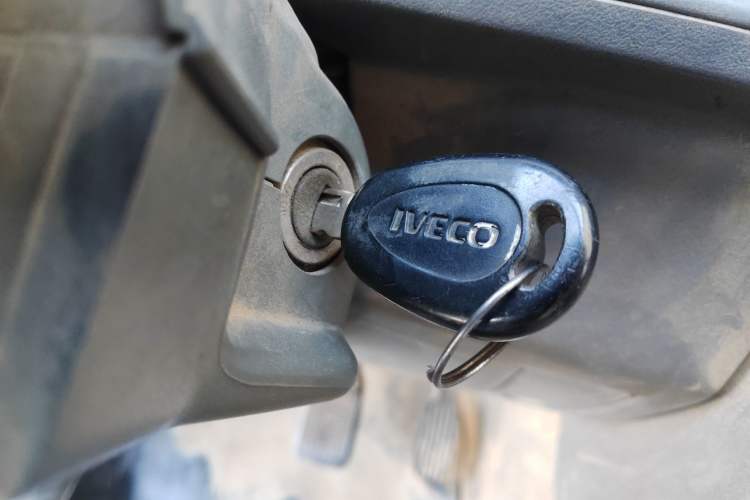 Used Iveco Daily 2009 2.5T-A35 7-Seater