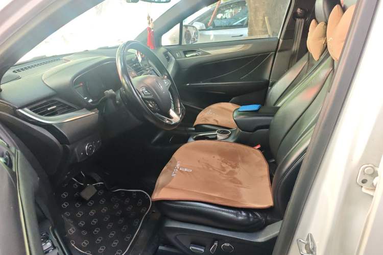 Used Lincoln MKC 2017 2.0T Two-Wheel Drive Deluxe Edition Left Front Seat