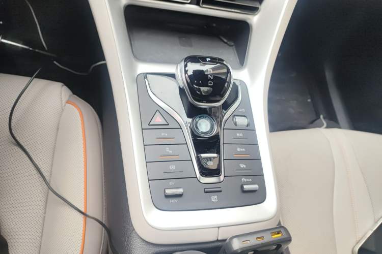 Used BYD Song Pro New Energy 2024 HONOR Edition DM-i 110KM Excellence Model Gear Lever