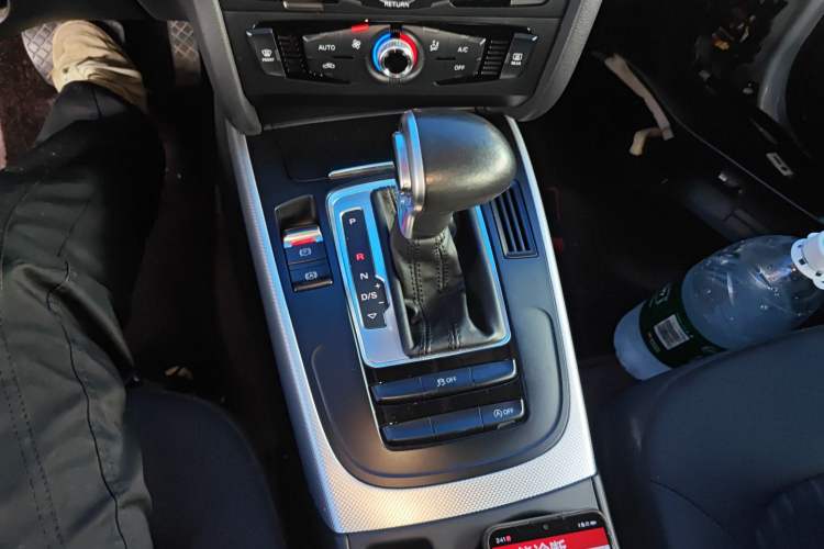 Used Audi A4L 2016 30 TFSI Collector's Edition Automatic Comfort Model Gear Lever