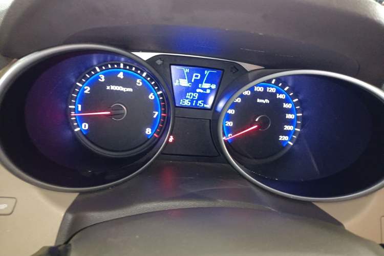 Used Hyundai ix35 2013 2.0L Automatic Two-Wheel Drive Smart GLS China IV Standard