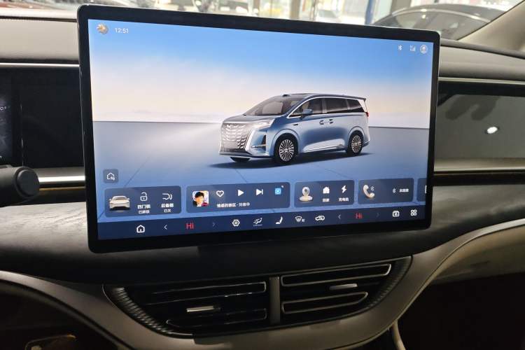 Used Denza D9 2025 DM-i Intelligent Drive 1020 Four-Wheel Drive Prestige Model