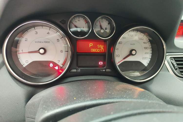 Used Peugeot 308 2013 1.6L Automatic Fashion Model Odometer Close Up