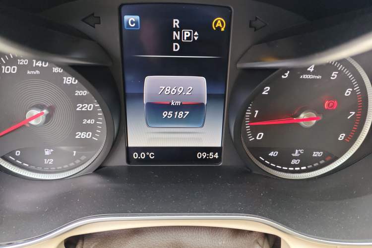 Used Mercedes-Benz C-Class 2015 Facelift C 200 L
