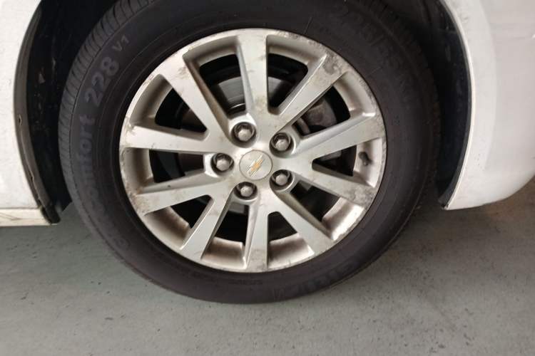 Used Chevrolet Malibu 2013 2.4L Automatic Luxury Edition Right Front Wheel Hub