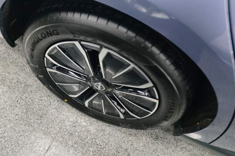 Used Nissan N6 2026 Model 180 Max Right Rear Wheel Hub