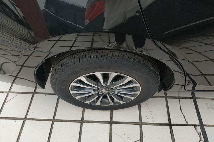 Used Toyota Corolla 2017 Revised Version 1.2T S-CVT GL Exterior 5