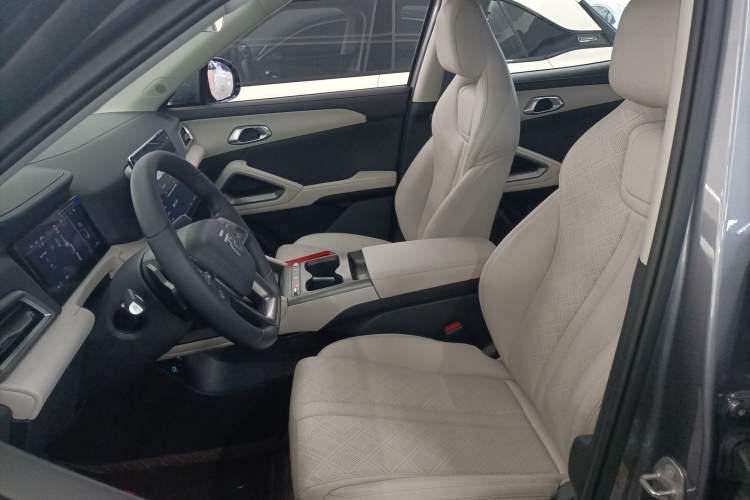 Used BYD Yuan UP 2025 Intelligent Driving Version 401 KM Dynamic Edition