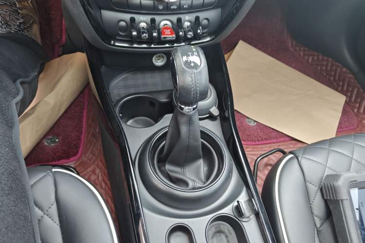 Used MINI Clubman 2016 1.5T ONE Internet Limited Edition Gear Lever