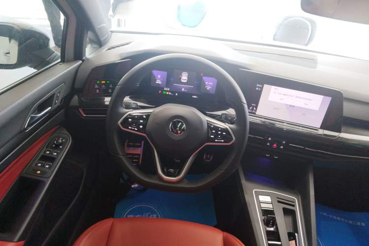 Used Volkswagen Golf 2023 Facelift 280TSI DSG R-Line Lite
