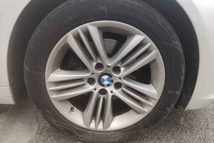 Used BMW 3 Series 2016 320Li Fashion Model Right Front Wheel Hub
