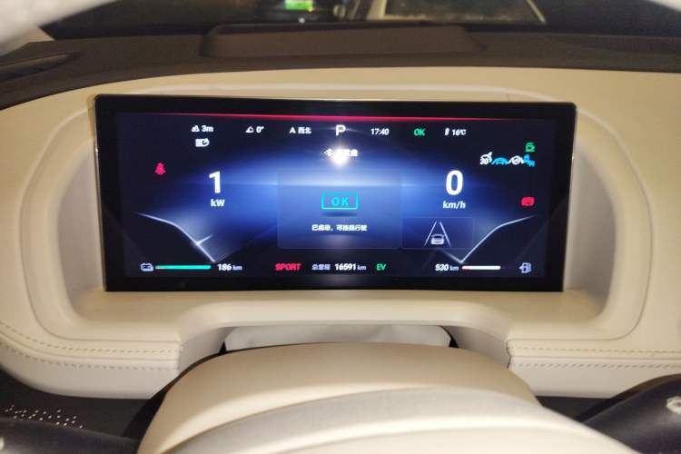 Used Denza N8 2023 Four-Wheel Drive Ultra-Hybrid Flagship Six-Seater Version
