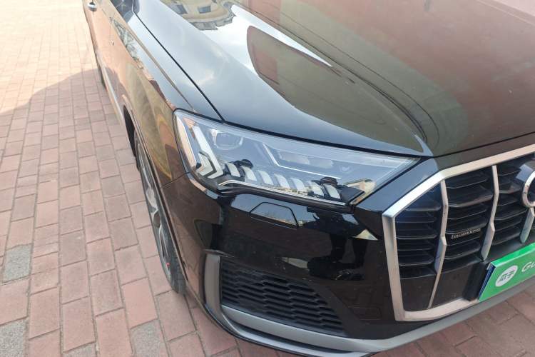 Used Audi Q7 2022 55 TFSI quattro S line Sport model
