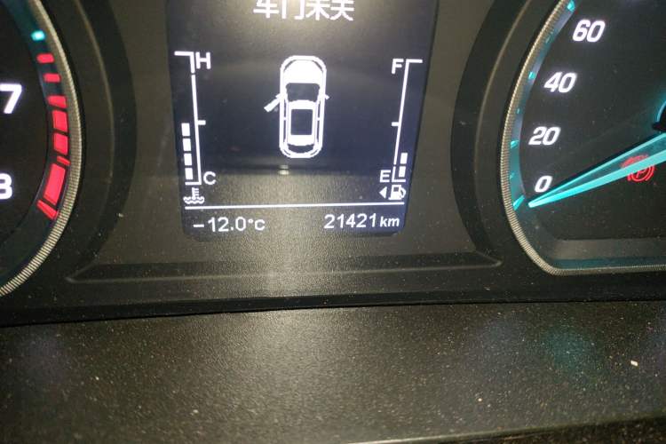 Used Oshan X5 2021 Revised Version 1.6L Manual Luxury Edition
